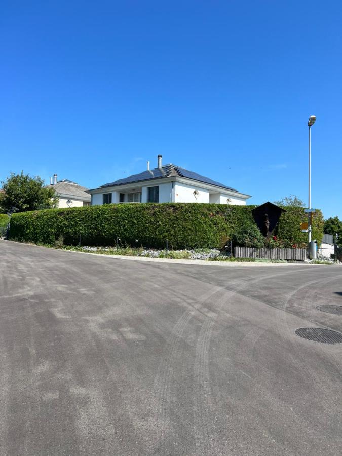 Black&White Apartment Uzwil Exterior foto